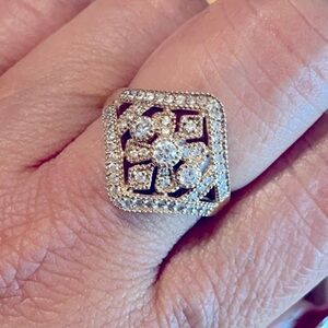 14k Elegant Gold Diamond Ring